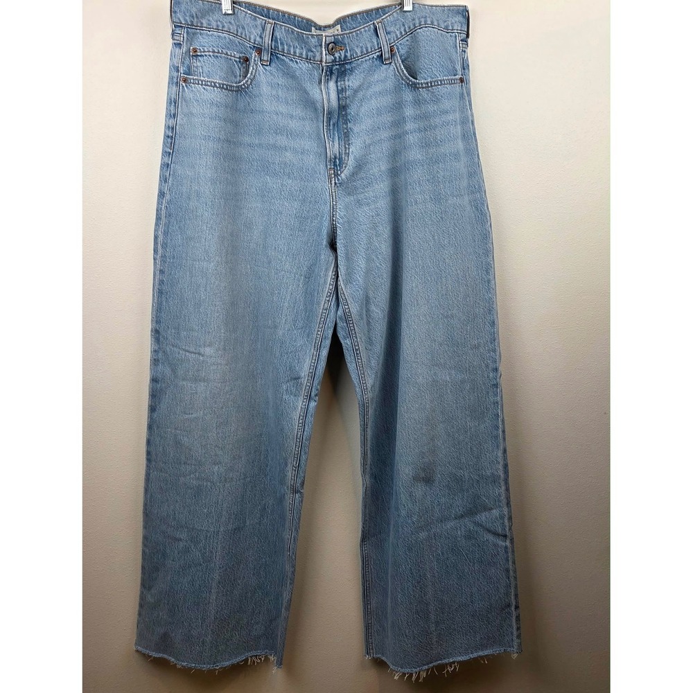 Abercrombie & Fitch Wide Leg High Rise Jeans Light Wash Raw Hem 33 Long